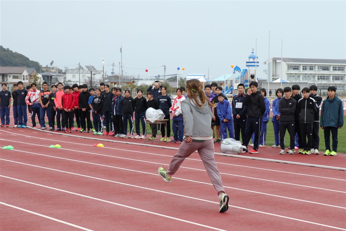 君嶋愛梨沙選手の走りの画像