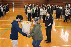 在校生代表から３年生へ