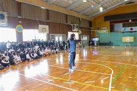 子ども達はそんな姿に釘付け👀