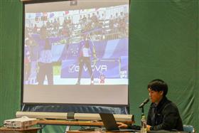 講演を行う石井選手