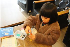 黙々と工作中...。