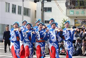 牛深高等学校郷土芸能部による舞台踊り