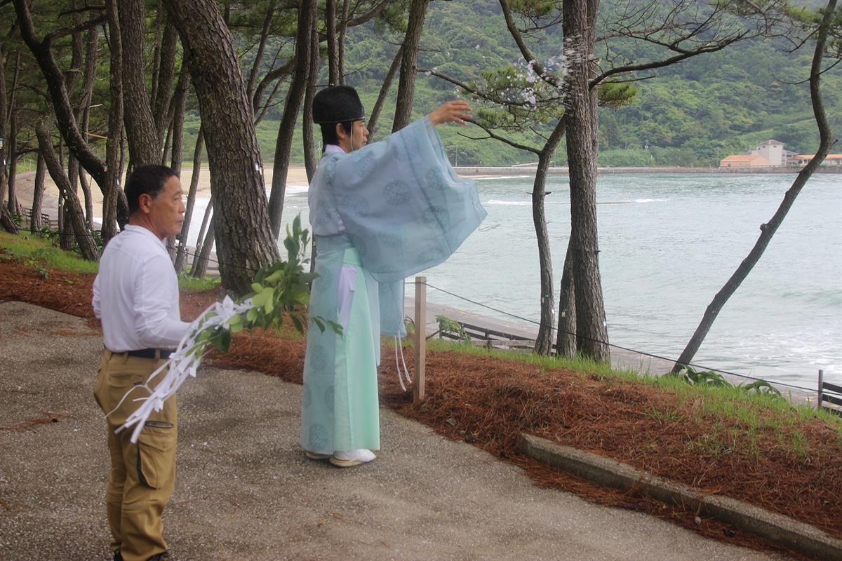 夏はすぐそこ！白鶴浜海水浴場で海開きの画像