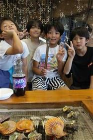 地元の小学生とも仲良しに♪