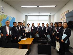 沓掛国土交通省道路局長へ要望書を手交