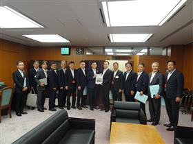 塩見国土交通審議官へ要望書を手交