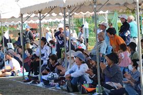 観客も大盛り上がり