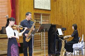 プロによる演奏は観客を魅了するものでした