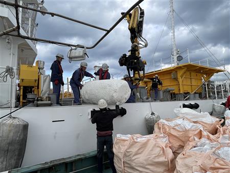 機械だけでなく手作業もあります