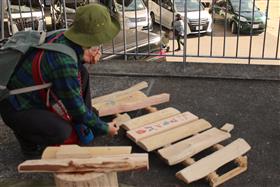 薪で作った木琴「マキンバ」