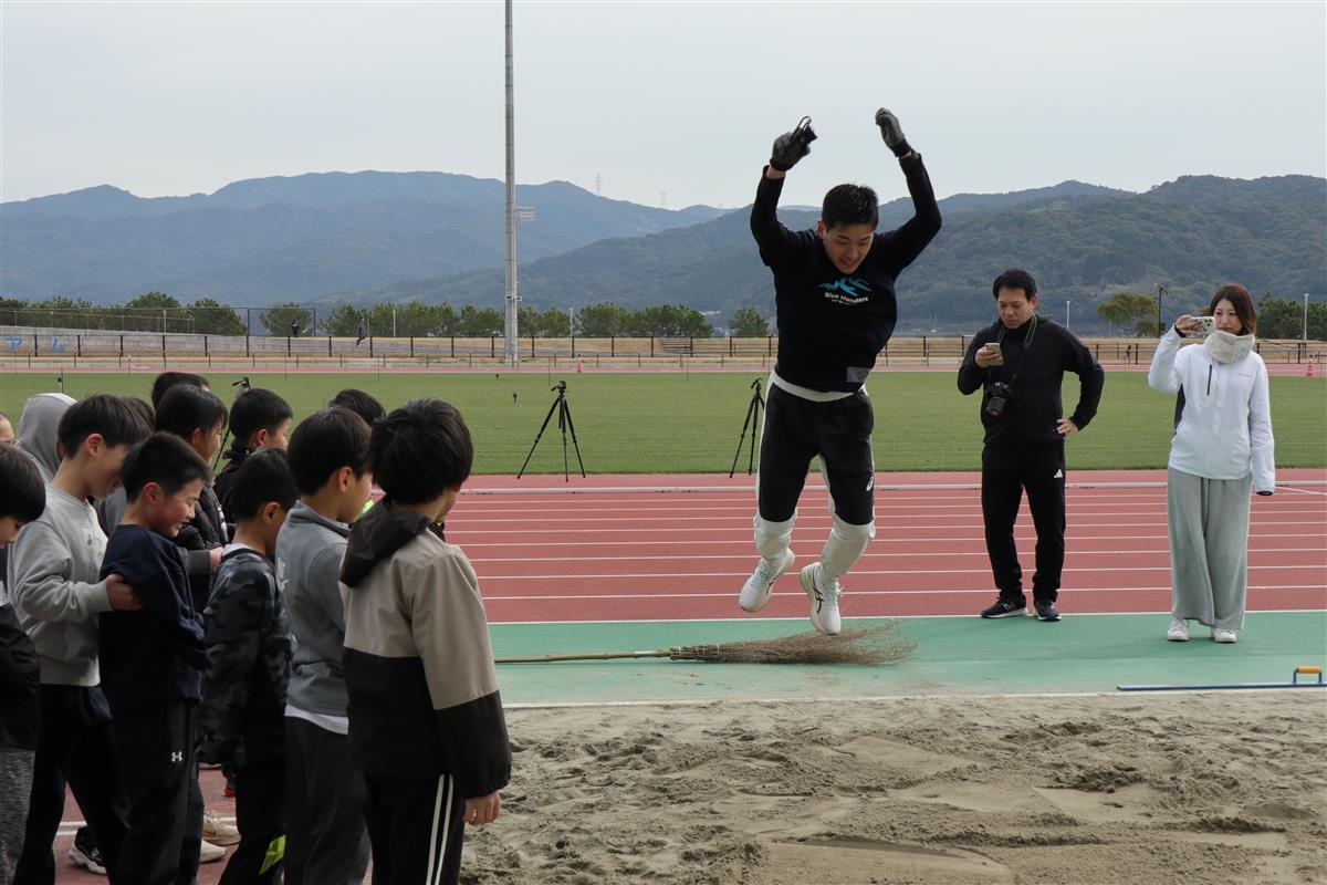 速く走って遠くに跳ぶコツをオリンピック選手から教わったよ！の画像