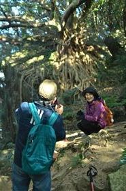 記念撮影をする参加者