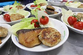 野菜を盛り付けて完成！