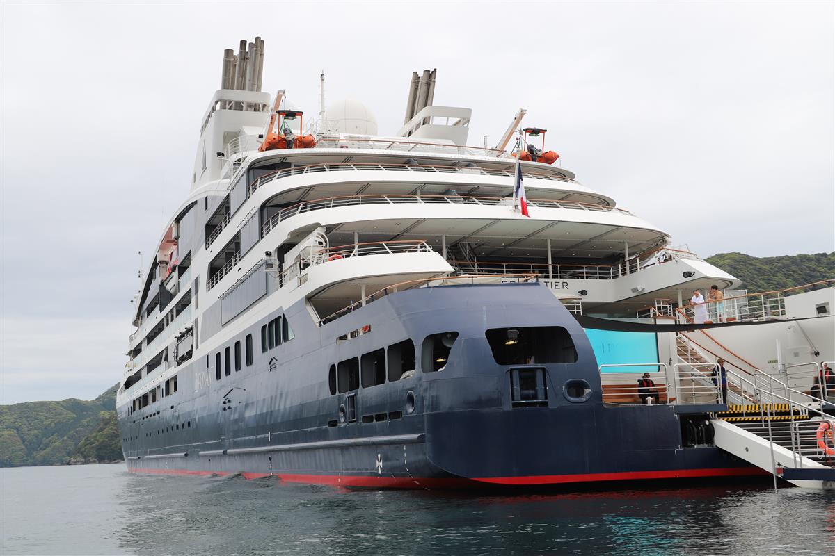 ポナン社（フランス）クルーズ船が﨑津沖に寄港しました！の画像