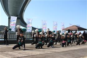 オープニングを飾るCheer's GEM