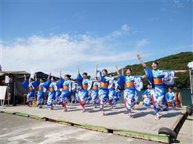 長島会場で牛深高校郷土芸能部による牛深ハイヤ踊りを披露