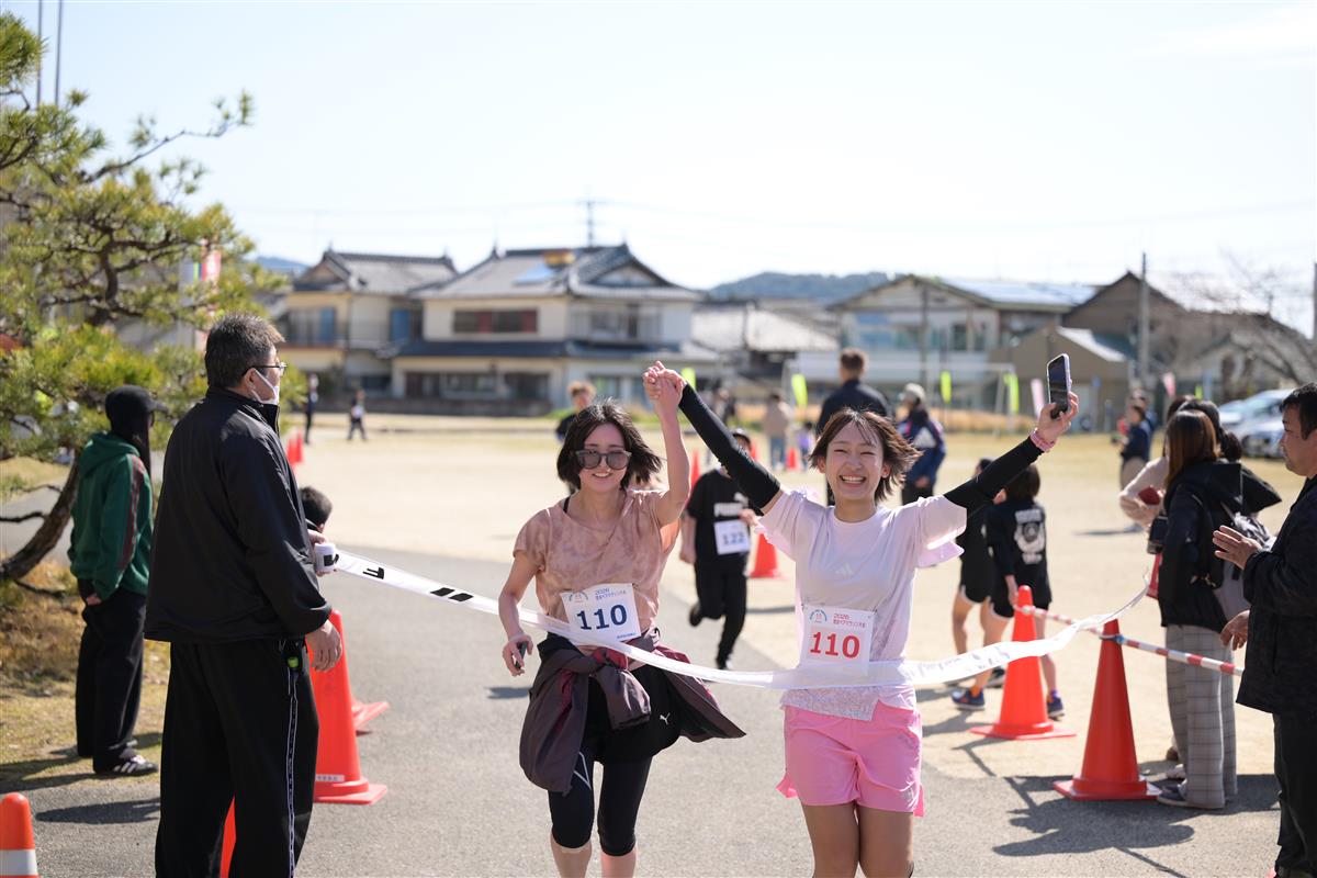 家族、友達と一緒にの画像
