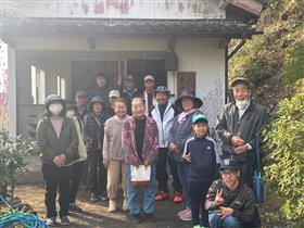 お大師様前で記念写真