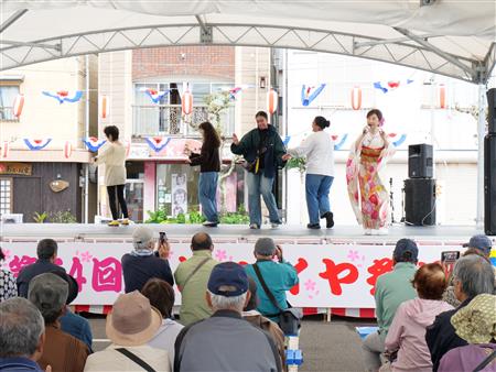 観客も一緒に舞台へ♪
