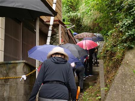 少し急な坂ですが、一所懸命上ります