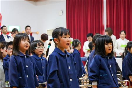 新しい園歌をみんなで歌ったよ