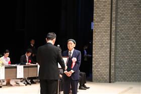 上中満