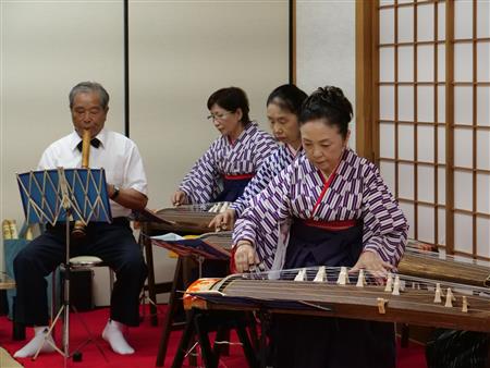 講師よる演奏の披露