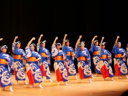記念行事として牛深高校郷土芸能部によるハイヤ踊り