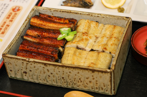 料理に合うように四角い器を特注