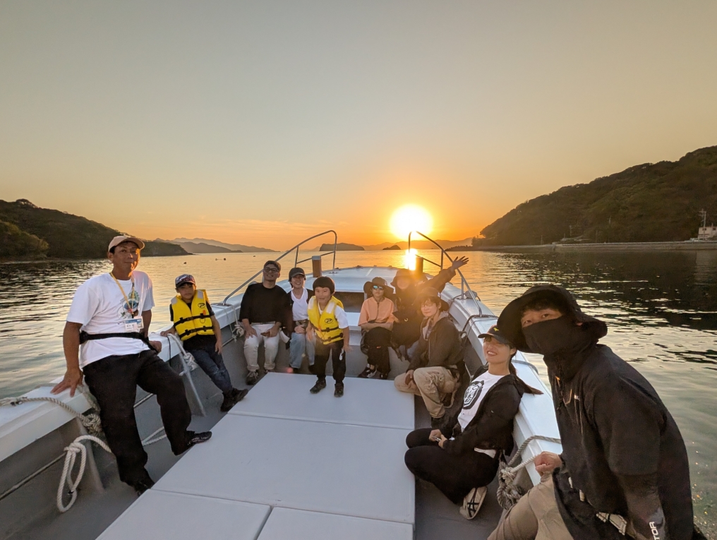 海上タクシーに乗り御所浦の夕日を堪能！の画像
