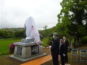 宮地浦地区圃場整備記念碑除幕式1